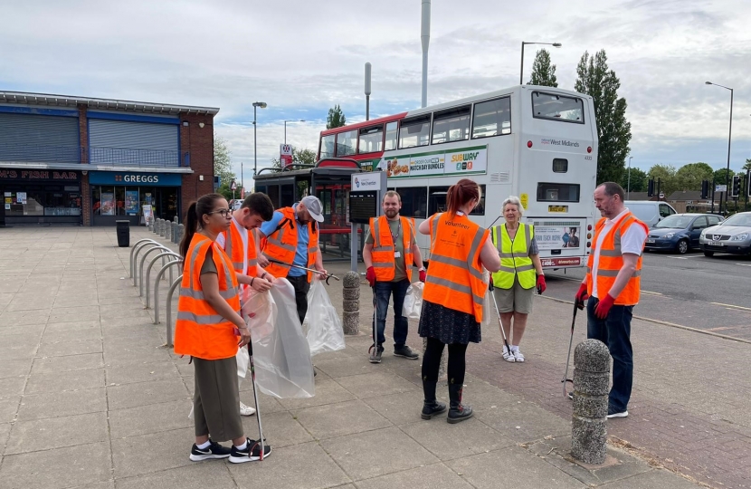 Volunteers arrive for the New Invention Great British Big Spring Clean