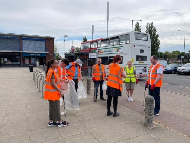 Volunteers arrive for the New Invention Great British Big Spring Clean